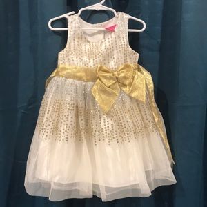 Girl’s 3T fancy dress